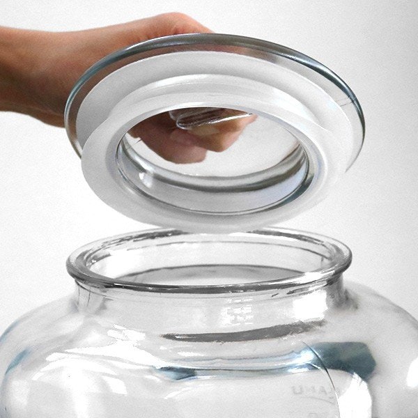 虫やカビ、湿気対策にはパッキン付きがベター