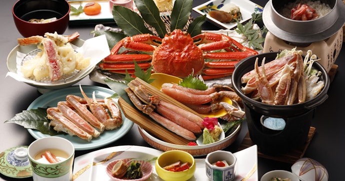 食事で選ぶのもあり!冬はカニが楽しめる