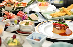 食事付きプランでゆったり過ごそう!個室がある施設も