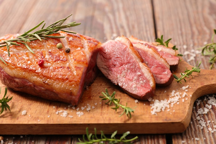 鴨肉のローストには胸肉のブロック肉を