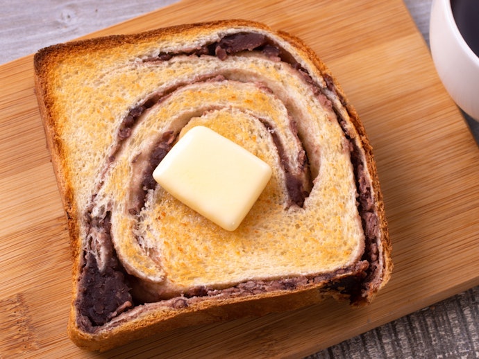 具入り食パン:1本にりんご5〜6個を使用した食パンも