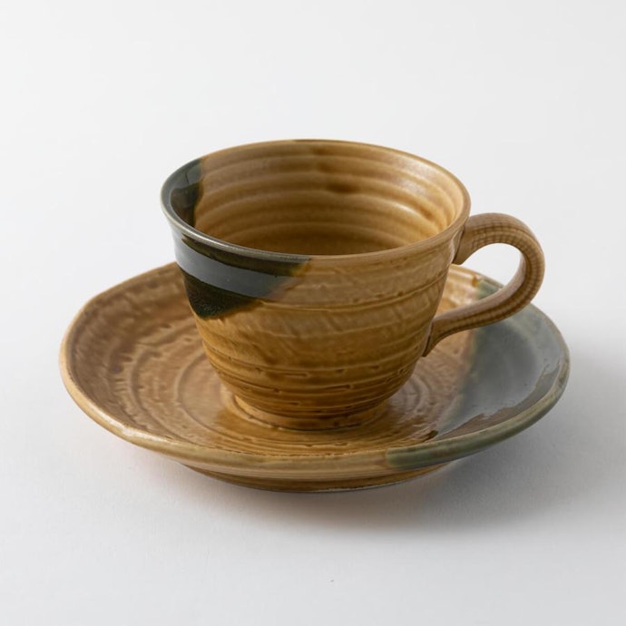 コーヒーの温度を保ちたいなら、保温性に優れた陶器製を選択しよう