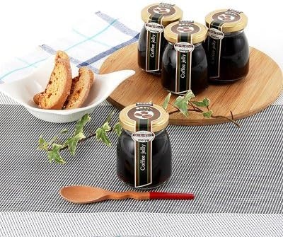 コーヒーのコクや風味を楽しむなら、クリームなしをチョイス