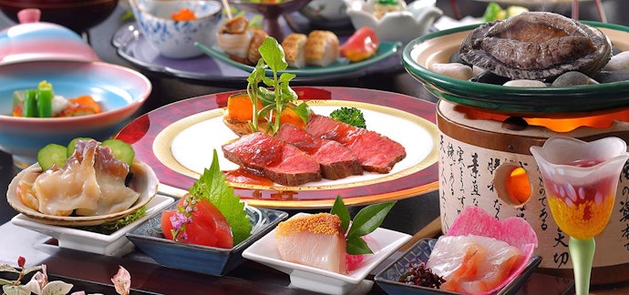 ゆっくり気兼ねなく食事を楽しむなら部屋食ができる宿をチョイス