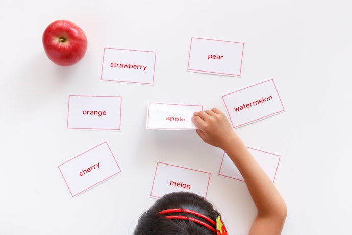 話すのが楽しくなる3~5歳:動物・国名・食べ物テーマで動詞や形容詞にもトライ