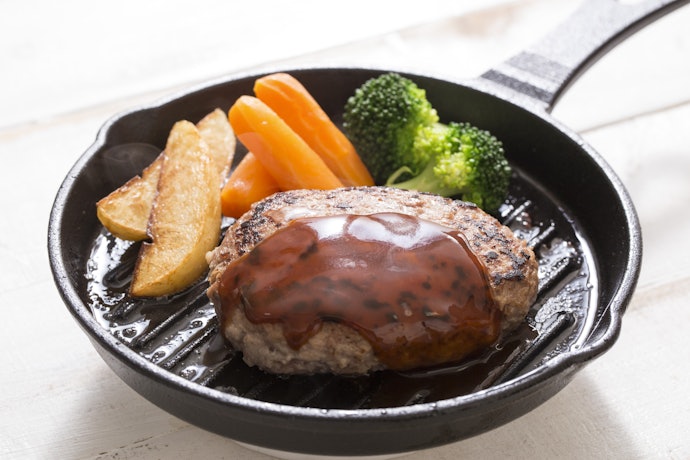 ジューシーな旨味を味わうなら合い挽き肉に決まり