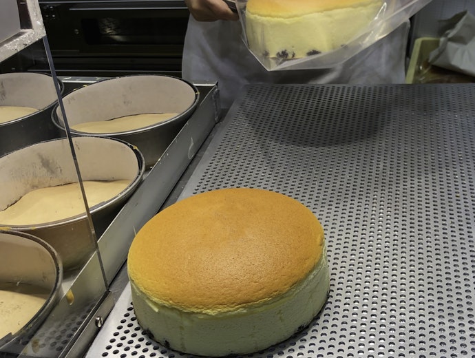 スフレチーズケーキ:ふわっと食感とやさしい甘さが好みの人に