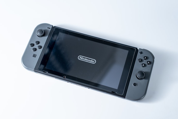 自宅でのんびり楽しむならPS4・Switch・PC対応作品を