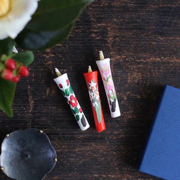 枯れない花としてお仏壇を華やかにする「絵ろうそく」