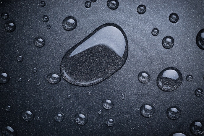 水中での軽量感が向上する撥水加工をチェックしよう