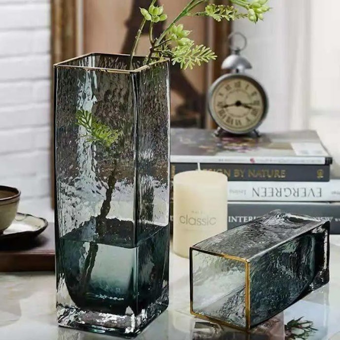ガラス:どんなインテリアや植物にもマッチするのが魅力
