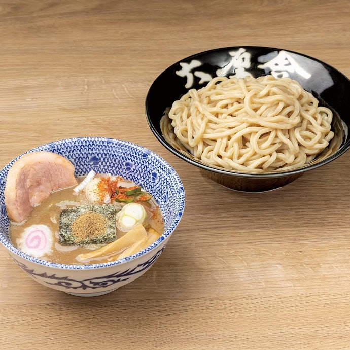 六厘舎:超濃厚スープが好きな人におすすめ。素材の旨みが楽しめる