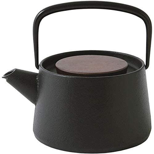 日本茶をおしゃれに淹れるなら、陶器製や鉄製がぴったり