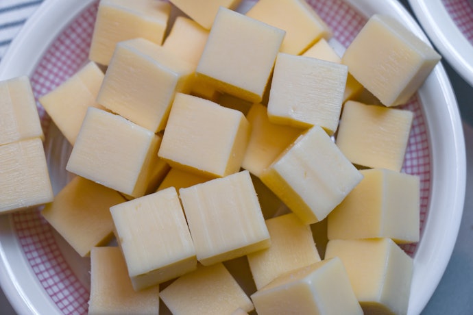 料理のトッピングに活用するなら、形が残りやすいプロセスチーズがおすすめ