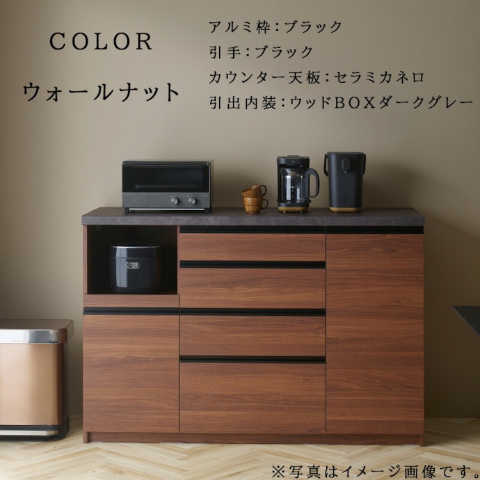 奥のアイテムもサッと取り出したい人には、引き出し式が便利