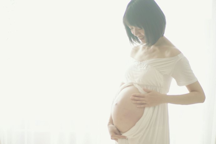 定番は、お腹を出したセパレートタイプ