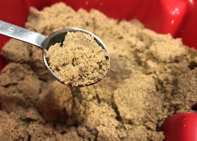 香りや味にパンチのある黒糖は、風味をアレンジしたい人に。ミネラル摂取も可能。