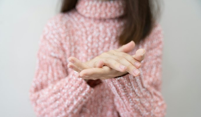より手軽さを求めるなら、ロールオンやハンドクリームタイプもあり