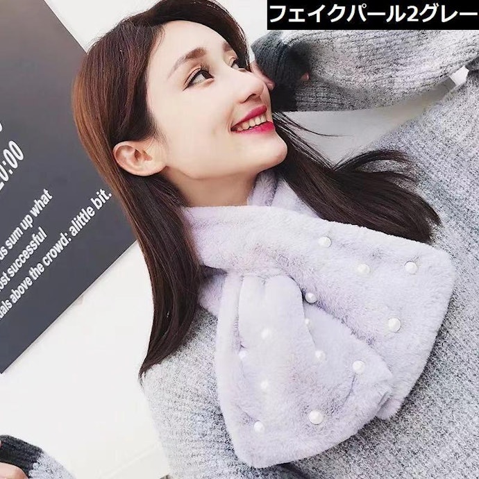 華やかさをプラスしたい人はパールやブローチ付き