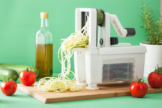 硬い野菜も楽にカットできる「ハンドルタイプ」。収納性はイマイチ