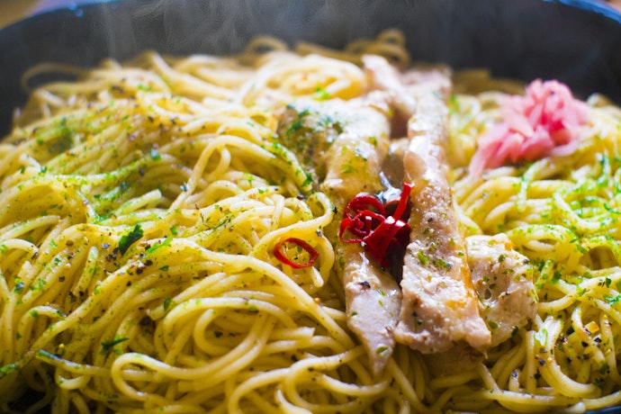 ソースの味を感じたいなら、主張控えめの細麺がおすすめ