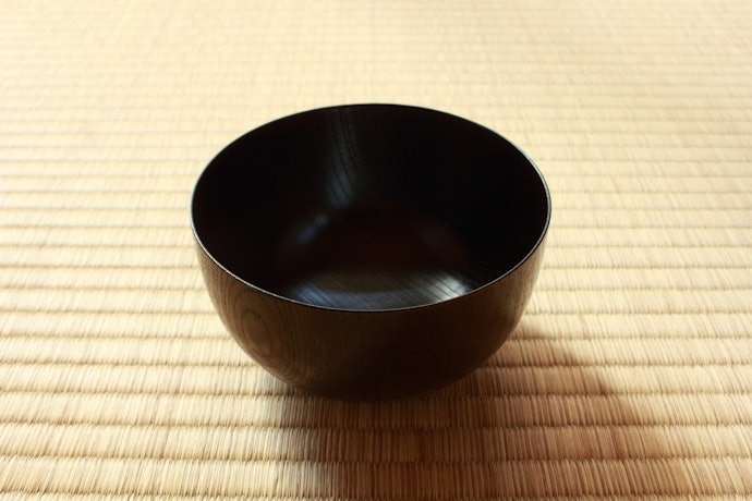 格上の美しさが魅力的な漆器