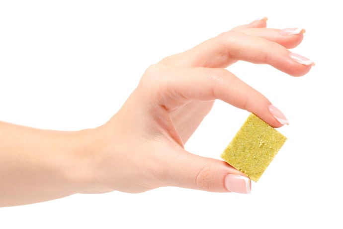 「固形」タイプはスープの定番。ゆっくり溶けて旨味が浸み込む