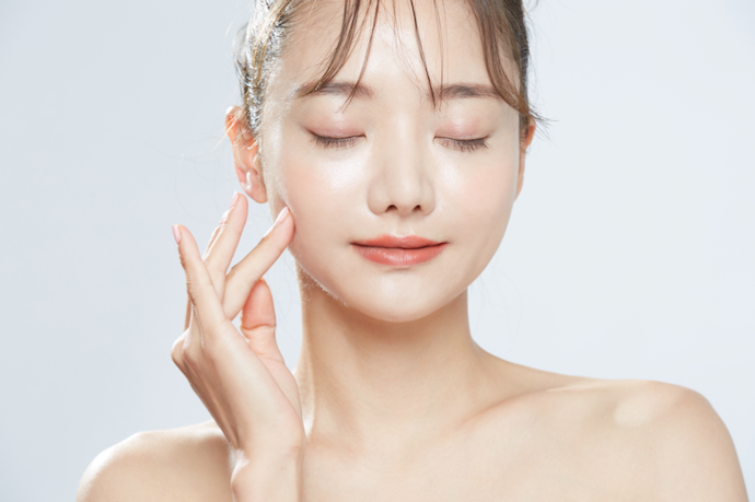 脂性肌の人は、さっぱり使えるオイルフリーに注目しよう