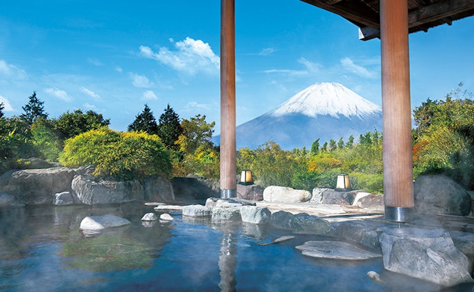 神奈川県は箱根エリアで探そう。芦ノ湖と富士山の組み合わせはリゾート感満載