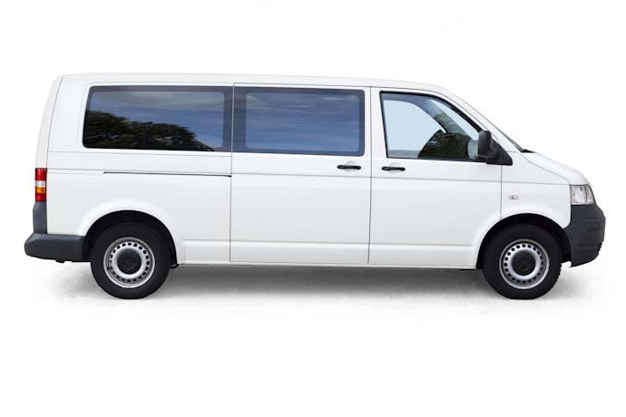 車中泊利用・長距離移動が多いなら、使い心地・走行性に優れた「商用バン」が◎