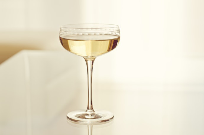 クープタイプ:写真に残る大切なシーンにぴったり。飲む仕草を上品に!