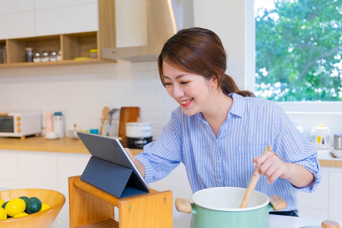 料理が苦手なら動画つきをセレクト。テレビやお料理教室感覚で楽しめる