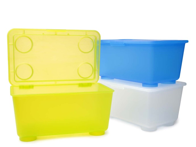 プラスチック:丈夫でケースを重ねての使用も可能