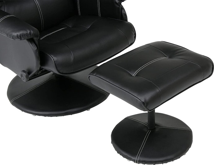 足を伸ばしてゆったり座るなら、オットマン・フットレスト付きがおすすめ