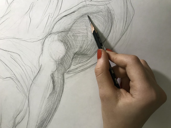 イラストにはデッサン用鉛筆を。硬さは描く部分やタッチにあわせて