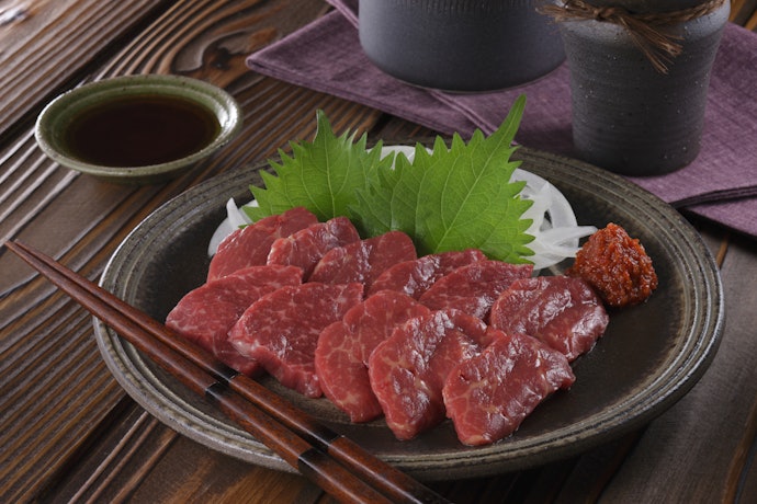 馬肉:高級な肉を食べてみたい人に。ギフトにもおすすめ