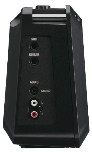 路上弾き語りなら、電池駆動可能かつマイクインがあるモデルで!
