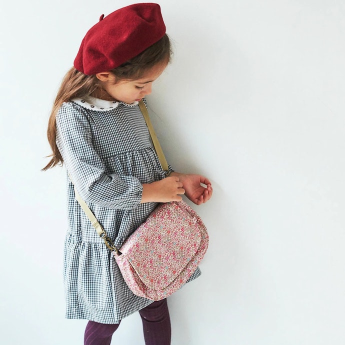 フラップタイプ:子どもが開け閉めしやすいバッグがほしい人にぴったり