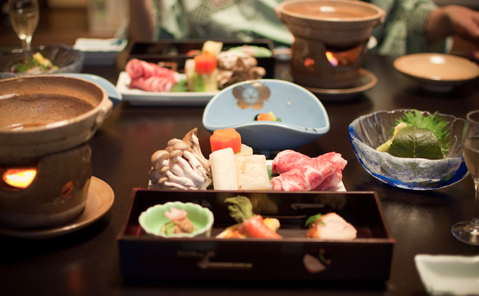 旅行気分を味わいたいならメニューにも注目しよう