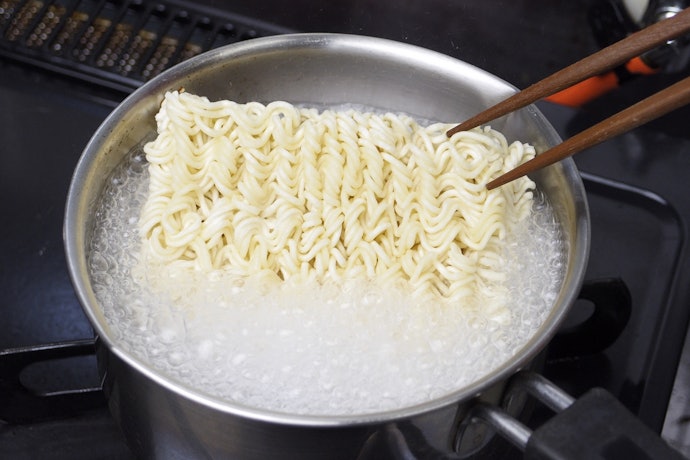 家庭用は16~20cmが使いやすい。インスタントラーメンには16cm以上の深型を