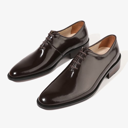 高級高品質本革使用 /希少性の高いデザインのホールカットシューズ/　品のある表情/ハイセンスな印象Z318 海外情報シームレスの革靴「ホールカット」の歴史をひも解く