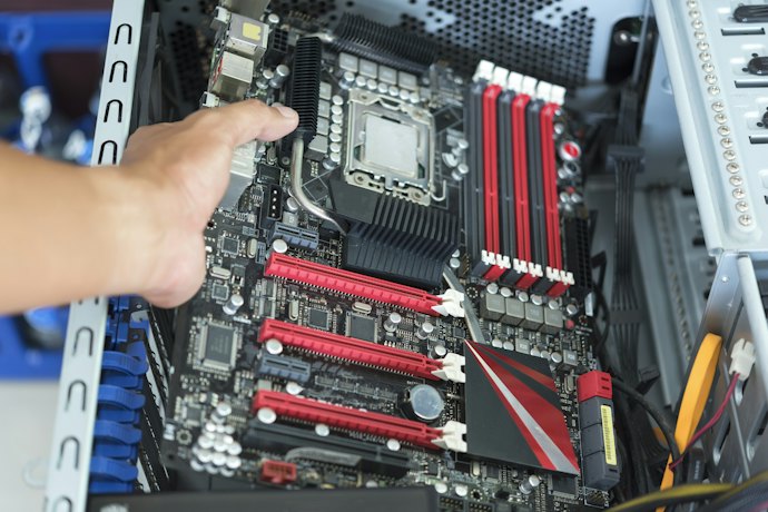 搭載したいマザーボードに合うケースをチョイス