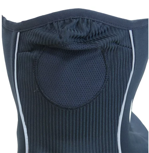 口元メッシュ・ベンチホール付きだと息がしやすい