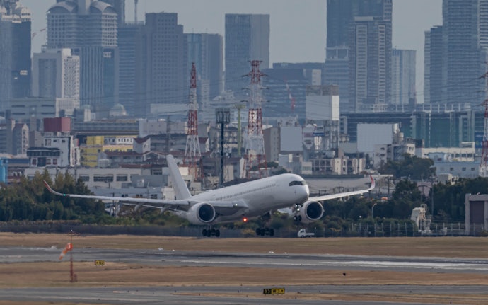 飛行機移動があるなら、空港付近も探そう