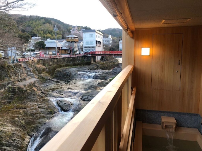 修善寺観光や散策をするなら温泉街中央を流れる桂川沿いの宿がおすすめ