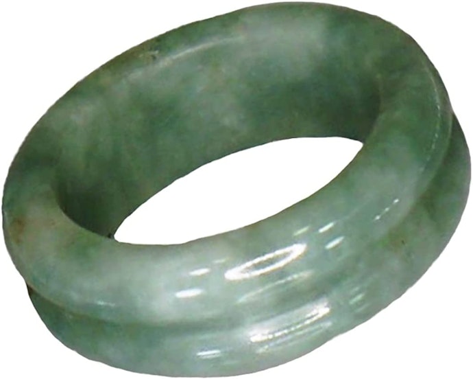 送料無料・名入れ彫刻 23 翡翠くりぬきリング 翡翠のリング 翡翠の指輪