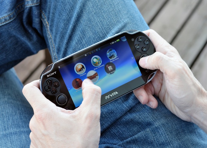 出先でもプレイしたいならPSVita・3DS作品を
