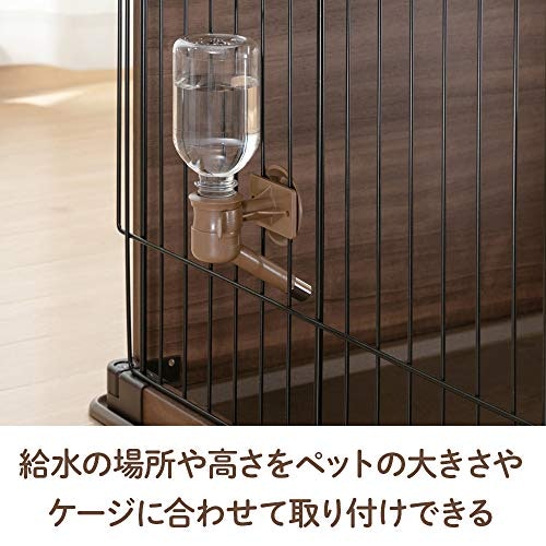 ケージで長く過ごすなら飲みやすい位置につけられるノズルつき給水ボトルが便利