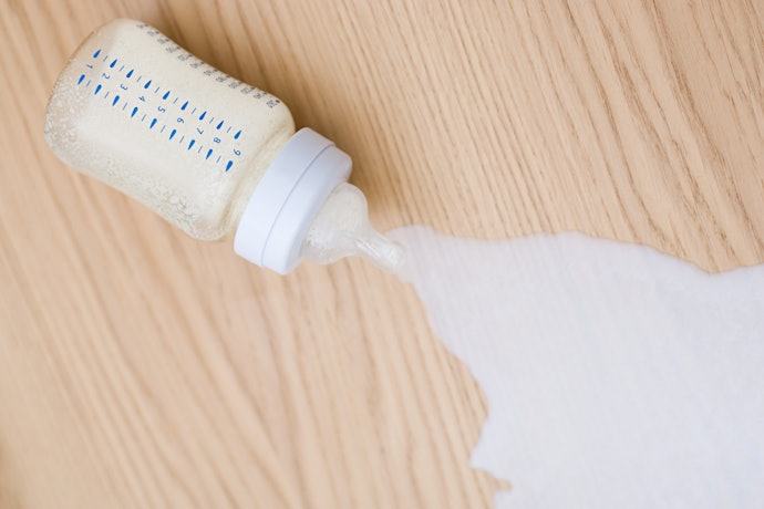 使っているうちに母乳が漏れてきたら、種類や数を見直そう