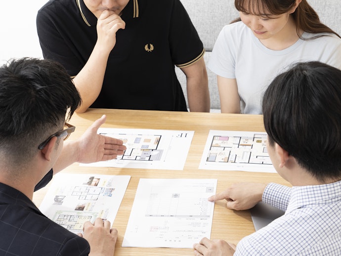 見学は予約必須。図面を持参するとアドバイスを貰いやすい